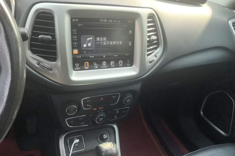 Used Jeep Compass 2017 200T Automatic Family Edition
