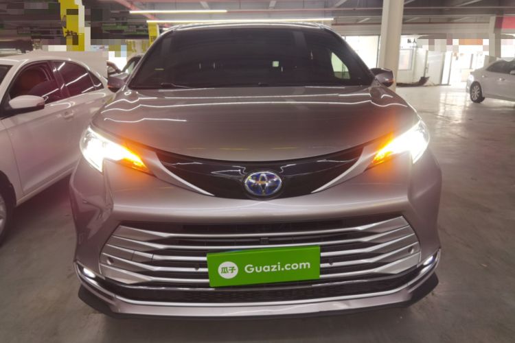 Used Toyota SIENNA 2023 2.5L Hybrid Platinum Edition