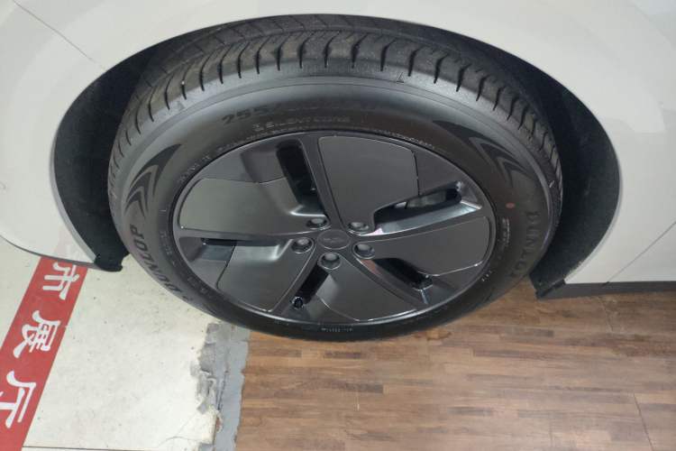 Used Li Auto i6 2025 Model Two-Wheel-Drive Standard Type
