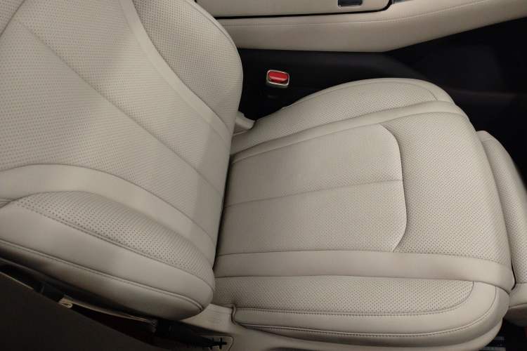 Used Denza N9 2025 Flagship Model Right Front Seat