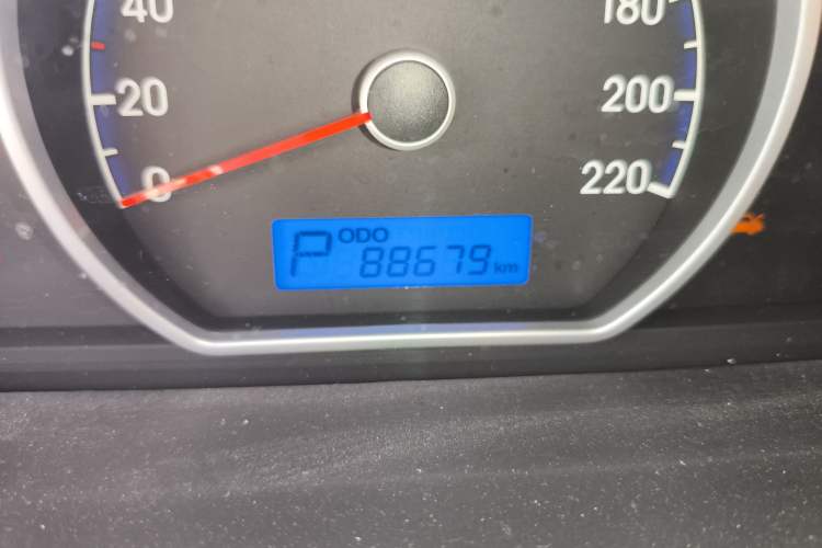 Used Hyundai Celesta 2011 1.6L Automatic Comfort Edition Odometer Close Up