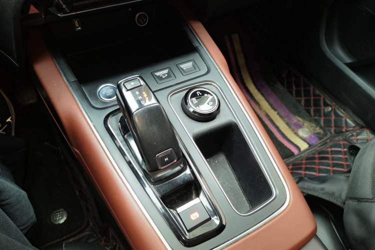 Used Citroen C5 AIRCROSS 2017 380THP Luxury Model Gear Lever