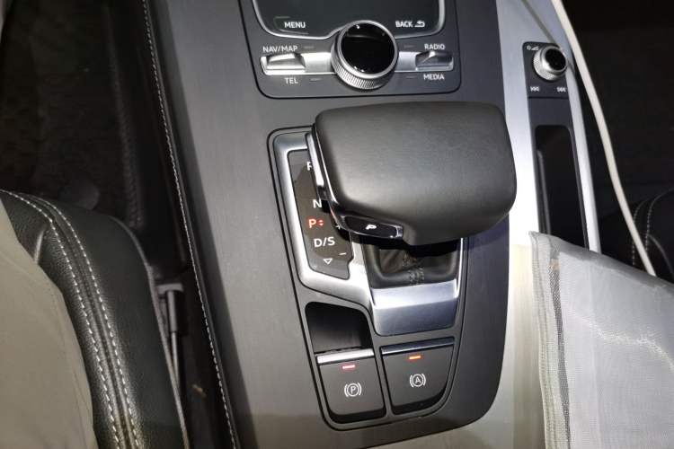 Used Audi Q5L 2020 40 TFSI Prestige Fashion Edition Gear Lever