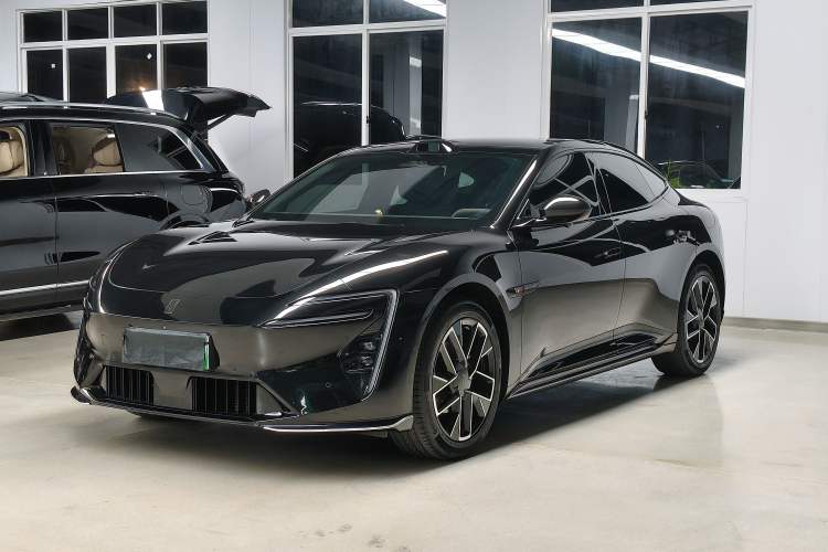 Used Avatr 06 2025 Max All-Electric Version