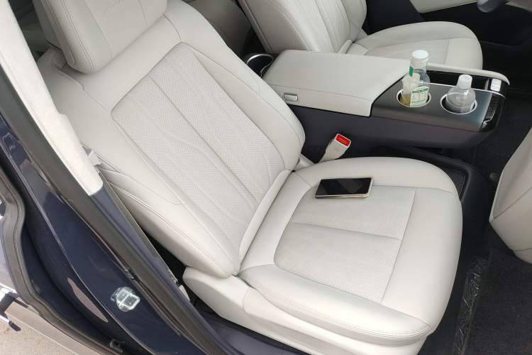 Used Buick GL8 New Energy 2026 Model Lu Zun Luxury Edition Right Front Seat