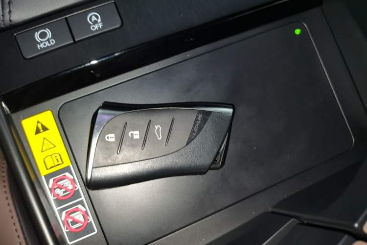 Used Lexus ES 2025 200 Premium Edition
