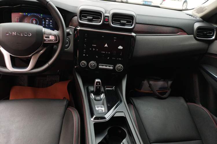 Used Lynk & Co 02 2018 1.5T DCT Two-Wheel Drive Pro Version China V Emission Standard
