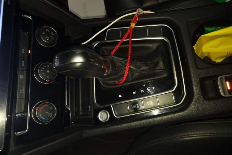 Used Volkswagen Magotan 2017 330TSI DSG Leading Model Gear Lever