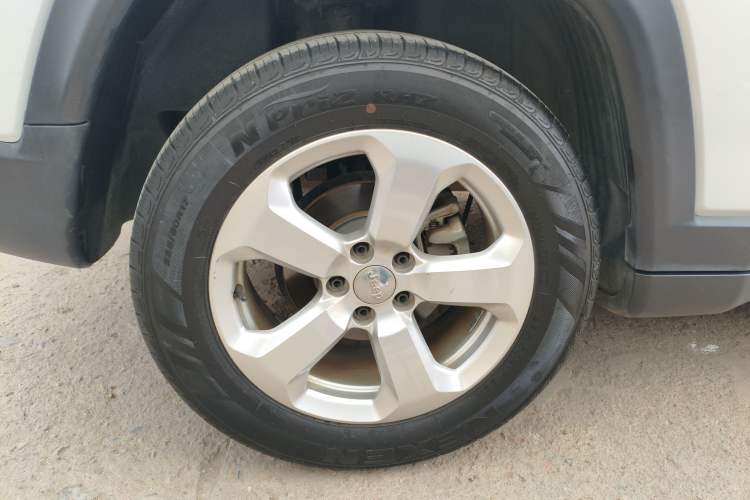 Used Jeep Compass 2020 220T Automatic Leading Edition
