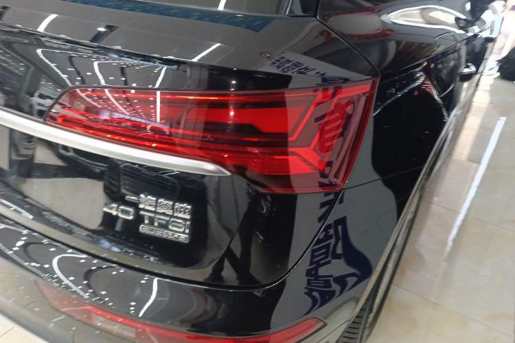 Used Audi Q5L 2022 40T Fashionable and Elegant Model