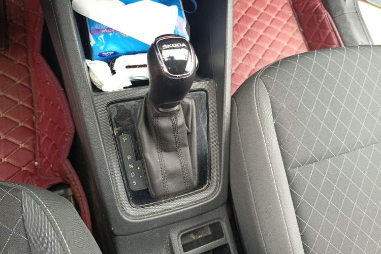 Used Skoda Kamiq 2018 1.5L Automatic Standard Version China V Emission Standard Gear Lever
