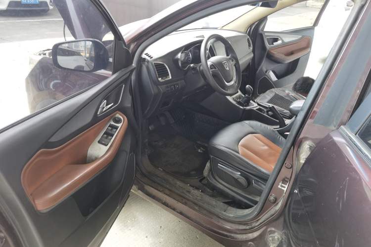 Used Baojun 560 2015 1.8L Manual Elite Edition
