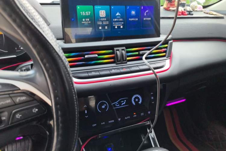 Used Dongfeng Aeolus Yixuan 2020 230T Automatic Glare-Proof Dark Knight Edition Audio And AC Panel