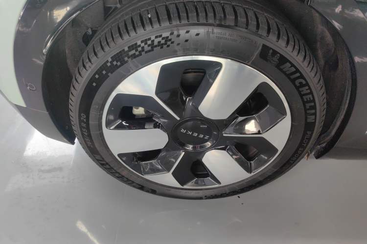 Used Zeekr MIX 2025 Intelligent Driving Version Right Rear Wheel Hub