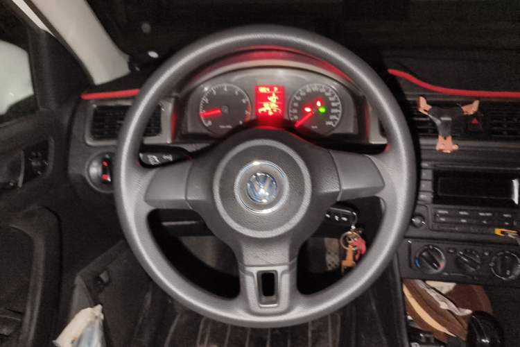 Used Volkswagen Santana 2015 1.6L Automatic Comfort Edition
