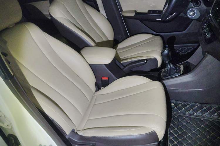 Used Baojun 310W 2017 1.5L Manual Fashion Edition China VI
