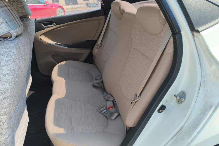 Used Hyundai Verna (older generation) 2014 1.4L Manual Smart GLS Trim