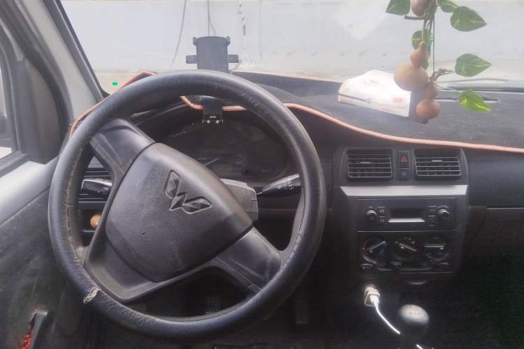 Used Wuling Rongguang Small Truck 2021 1.5L Base Version Double-Cab L3C Steering Wheel