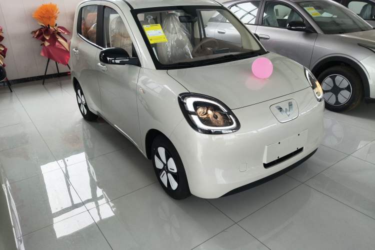 Used Wuling Hongguang MINIEV 2025 Four-Door Version Advanced Edition Front Right 45 Deg