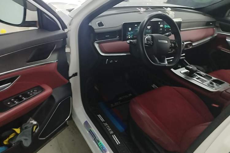 Used JETOUR X70 PLUS 2023 1.5T DCT Ziqiang PRO 5-Seater