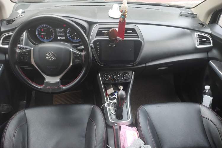 Used Suzuki S-Cross 2014 1.6L CVT Two-Wheel Drive Entry Model Center Console