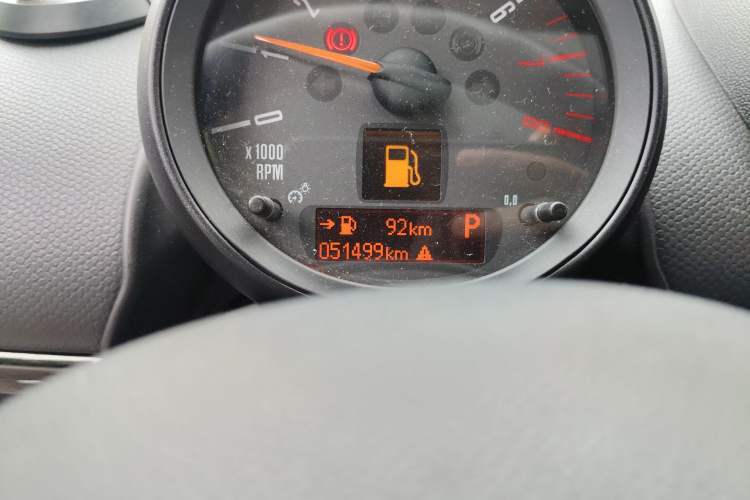 Used MINI Countryman 2014 1.6L COOPER Excitement Odometer Close Up