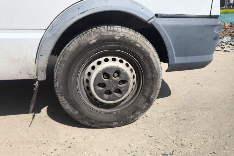 Used Iveco Daily 2017 2.5T A35 Passenger Van 5-7 Seats Model 47Z5
