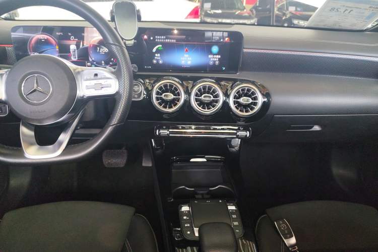 Used Mercedes-Benz A-Class 2021 A 200 L Sport Sedan Fashion Model
