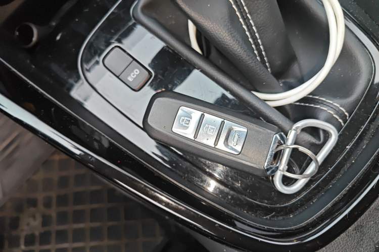 Used Baojun 530 2021 Global Car Anniversary Edition 1.5T CVT Prestige Connected Model 6 Seats Vehicle Key