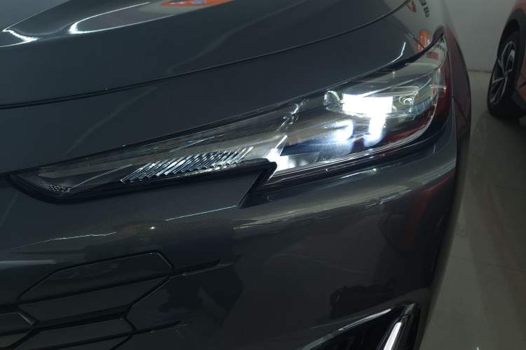 Used Changan UNI-K 2024 2.0T Two-Wheel Drive Global Edition
