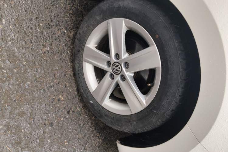 Used Volkswagen Santana 2016 1.4L Manual Fashion Edition Right Front Wheel Hub