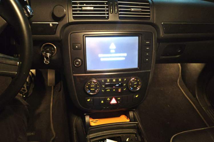 Used Mercedes-Benz R-Class 2017 R 320 4MATIC Business Edition Prestige Model