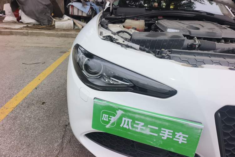 Used Alfa Romeo Giulia 2020 2.0T 280HP Midnight Phantom Limited Edition Right Front Headlight