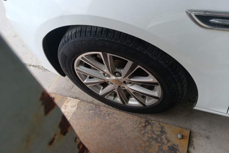 Used Chevrolet Malibu 2018 530T Automatic Luxury Edition Left Front Wheel Hub