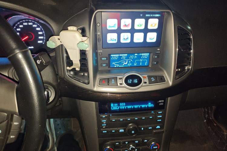 Used Chevrolet Captiva 2015 2.4L 4x4 Flagship Edition 7-Seater
