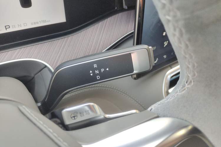 Used Denza N9 2025 Prestige Version
