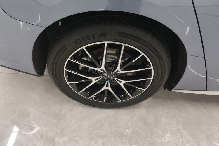 Used BYD Seal 2024 HONOR Edition DM-i 1.5L 121km Luxury Model
