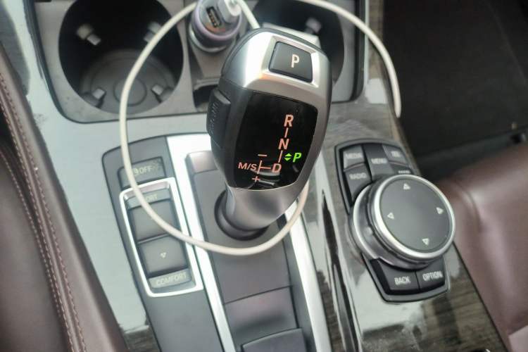 Used BMW 5 Series 2014 525Li Luxury Design Package
