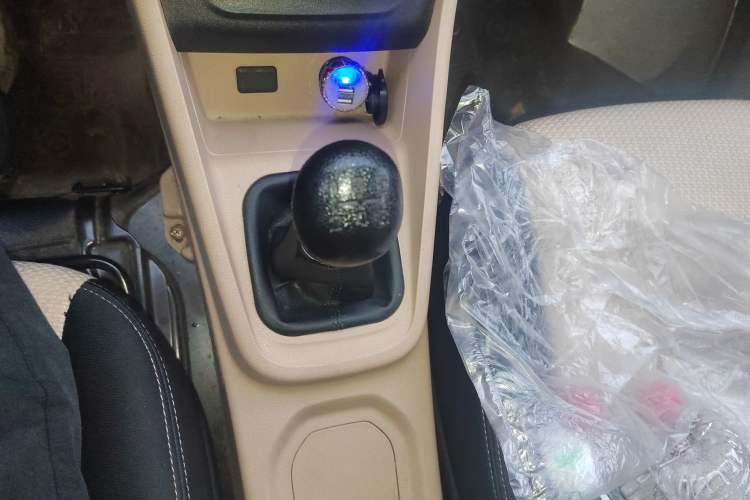 Used CHANGAN KUAYUE Xing V3 2022 1.5L Gasoline Comfort Edition 5-Seater Minivan JL473QH
