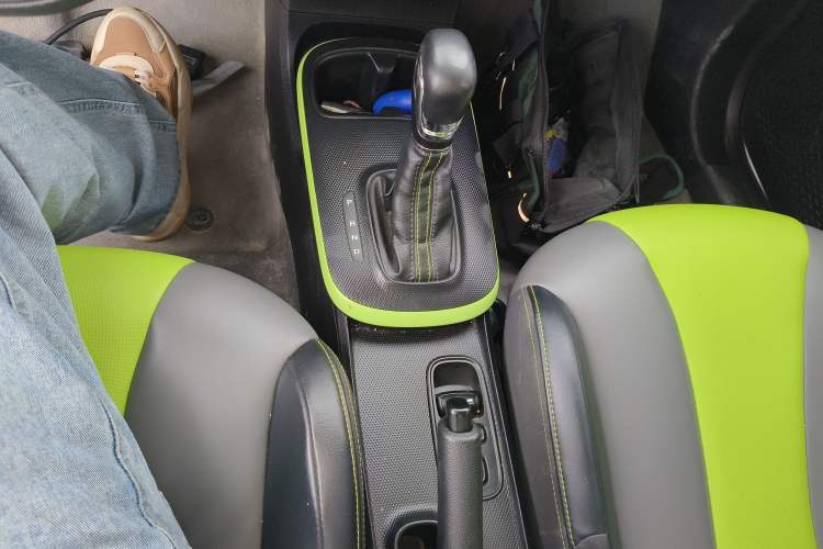 Used Roewe Clever 2021 302km All-Round Version Gear Lever