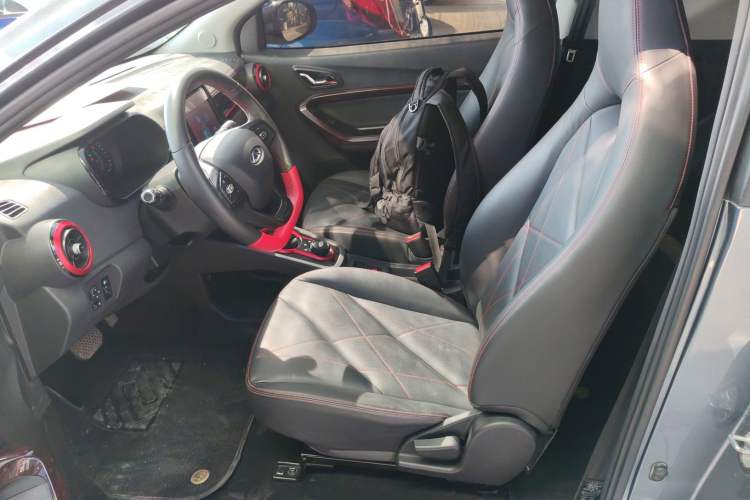 Used Chery QQ Little Ant 2022 Restyled Version Sweet Pink Edition Half-Sugar Version 28.8 kWh 30 kW 301 km Left Front Seat