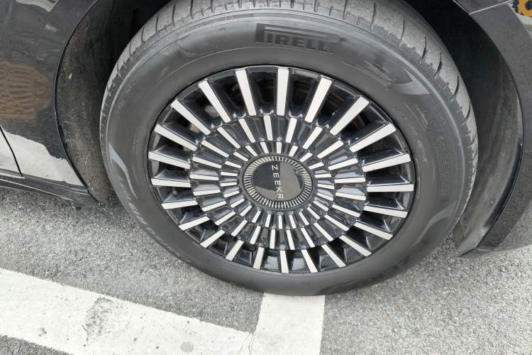 Used Zeekr 009 2022 WE Edition Right Front Wheel Hub