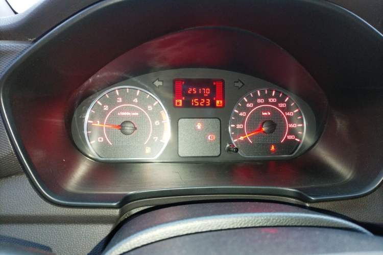 Used Wuling Hongguang V 2022 1.5L Jingqu Version Hydraulic Power Steering LAR