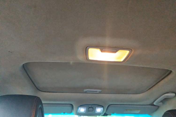 Used Hyundai Tucson 2015 1.6T Dual-Clutch Two-Wheel-Drive Smart Model Headliner