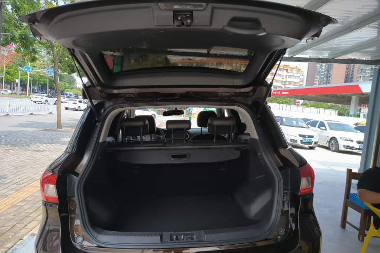 Used GAC Trumpchi GS4 2017 235T Automatic Two-Wheel Drive Luxury Smart Connectivity Version Trunk