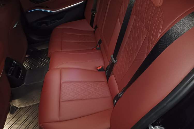 Used BMW i3 2022 eDrive 35 L
