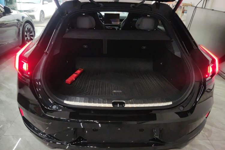 Used Zeekr 001 2023 WE Edition 86 kWh Trunk