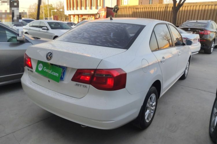 Used Volkswagen Jetta 2015 Value Edition 1.6L Manual Fashionable Style Rear Right 45 Deg
