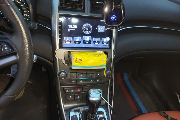 Used Chevrolet Malibu 2013 1.6T Automatic Comfort Edition Audio And AC Panel