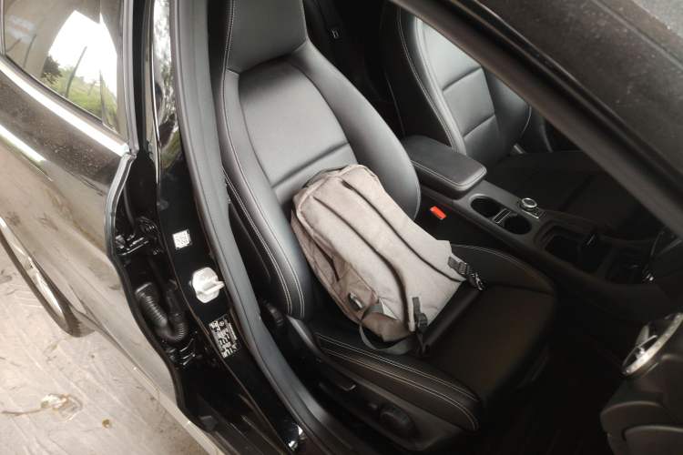 Used Mercedes-Benz GLA 2016 GLA 200 Fashion Model Right Front Seat